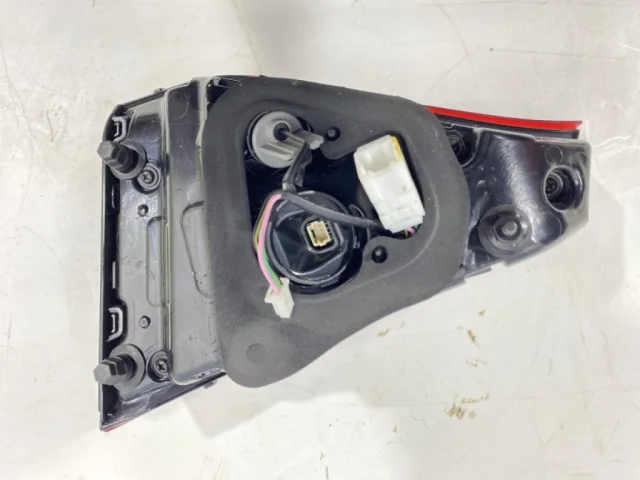 Фонарь внутренний левый для Kia Rio X line 2017+ на фотографиях