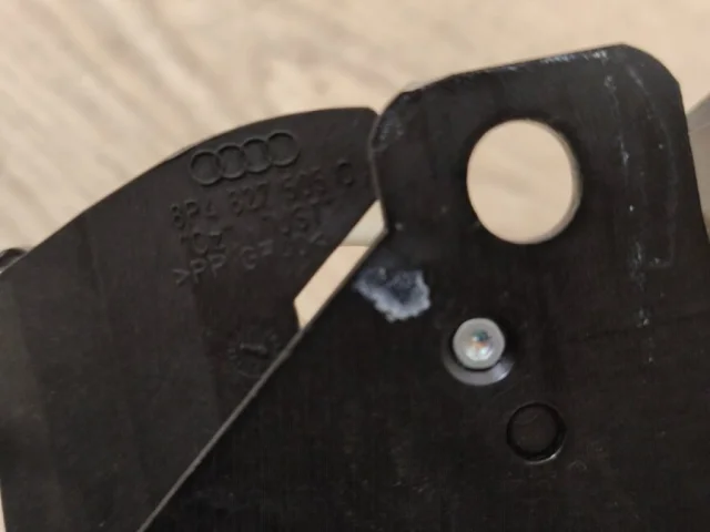 Замок багажника для Audi Q7 4L 2005-2015 на фотографиях