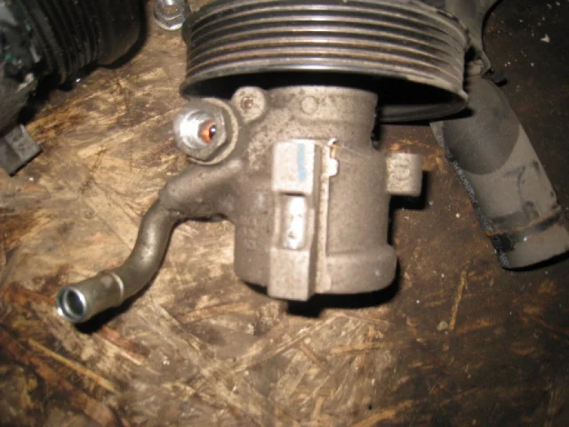 Насос ГУР для Chevrolet Lacetti 2004-2013 Универсал на фотографиях