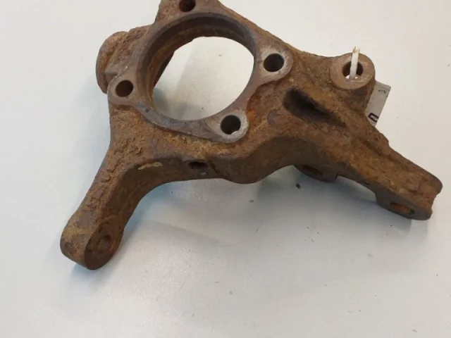 Кулак поворотный левый для Subaru Legacy BL/B13 2003-2009 на фотографиях