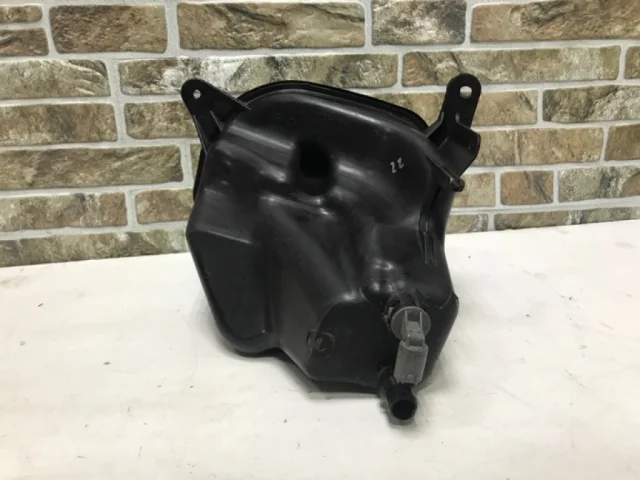 Расширительный бачок радиатора для BMW X5 Е70 2006-2013 на фотографиях