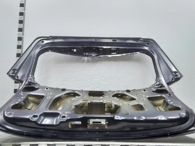 Дверь багажника для Kia Carnival 4 KA4 2020+ на фотографиях