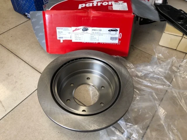 Тормозные колодки задние для Mitsubishi Pajero Sport KH0 2008-2013 на фотографиях