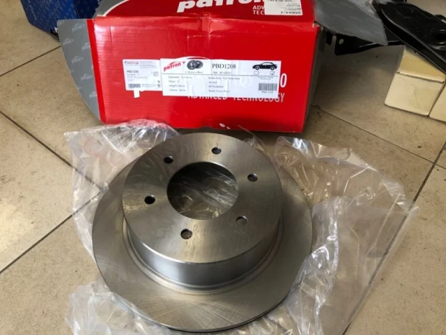 Тормозные колодки задние для Mitsubishi Pajero Sport KH0 2008-2013 на фотографиях