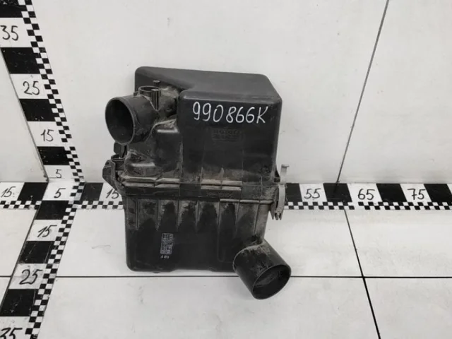 Корпус воздушного фильтра для Toyota RAV4 XA40 2013-2015 на фотографиях