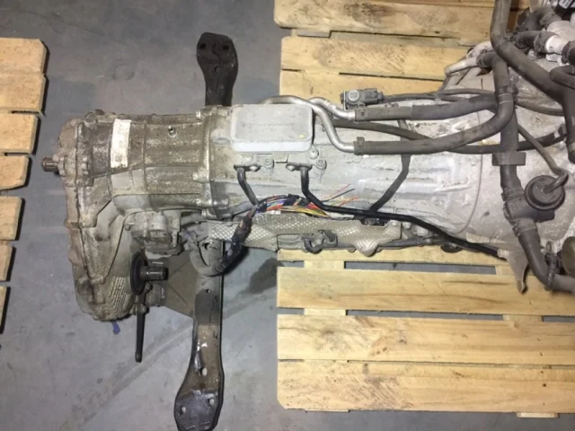 Двигатель без навесного для Porsche Cayenne 958 2010-2014 на фотографиях