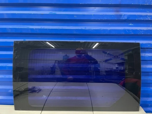 Стекла и зеркала для Kia Carnival 1 UP/GQ 1998-2006 на фотографиях