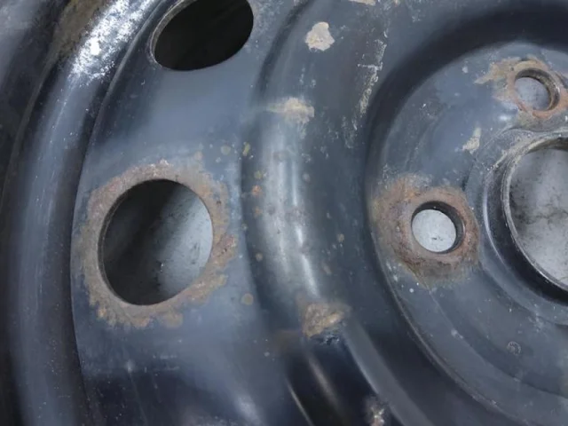 Диск колесный стальной для Kia Rio 3 на фотографиях