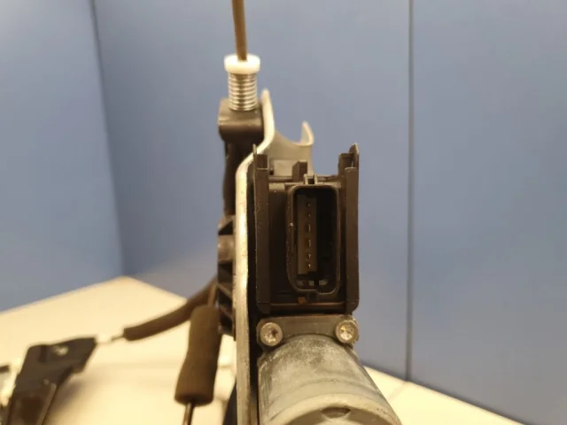 Стеклоподъемник передний левый для SsangYong Kyron DJ rest 2007-2016 на фотографиях