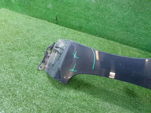 Крылья для Toyota Corolla E180 rest (RU) 2016-2019 на фотографиях