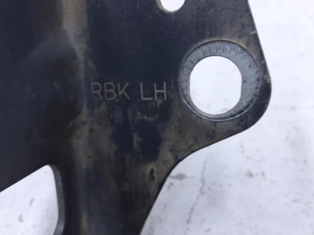 Петля капота левая для Hyundai Solaris 1 RB (2011-2013) на фотографиях