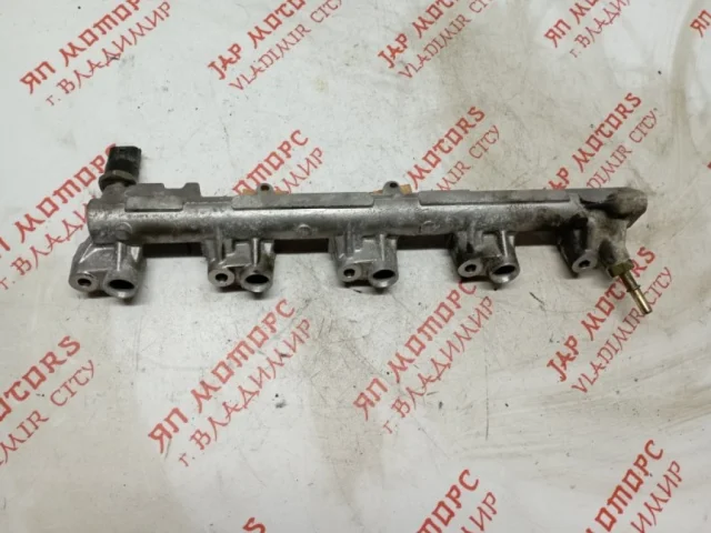 Топливная рампа для Mazda CX 7 ER 2006-2010 на фотографиях