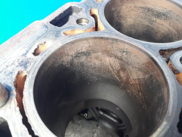 Блок цилиндров для Opel Zafira B 2005-2015 на фотографиях