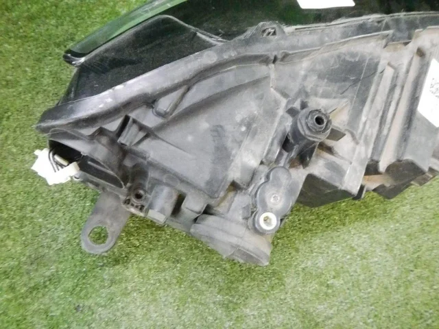 Фара левая для Skoda Rapid II 2020+ на фотографиях