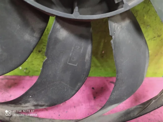 Вентилятор радиатора охлаждения ДВС для Volkswagen Golf III (1H5)Универсал (EU) 1991-2001 на фотографиях