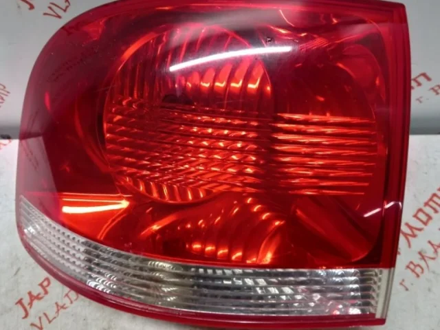 Фонарь внешний левый для Volkswagen Touareg I (7L) 2002-2010 на фотографиях