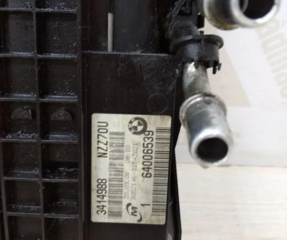 Радиатор охлаждения ДВС для BMW X3 Е83 2003-2010 на фотографиях