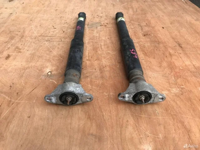 Амортизатор задний левый для Mazda CX 5 KE 2011-2017 на фотографиях