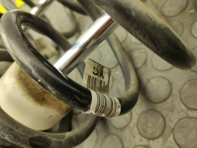 Пружина амортизатора задняя для BMW 5er Ф10 2010-2013 на фотографиях