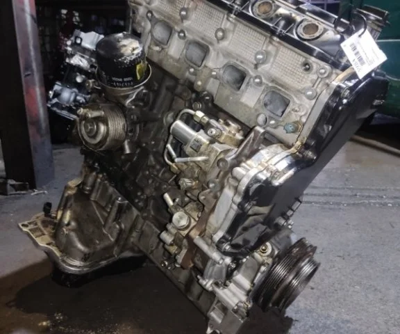 Двигатель без навесного для Nissan Serena C23 1994-1999 на фотографиях