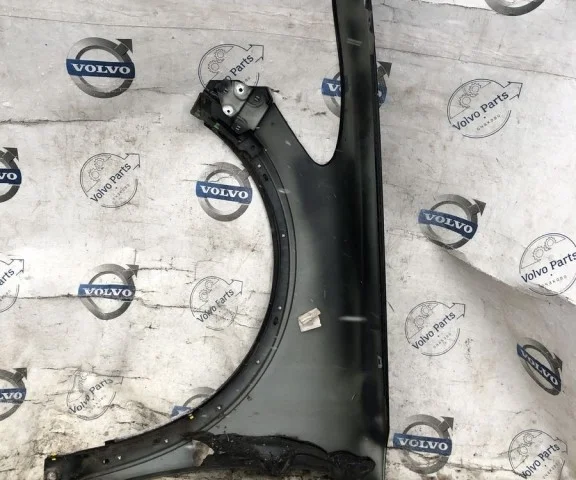 Крыло правое для Volvo C30 MK 2006-2013 на фотографиях