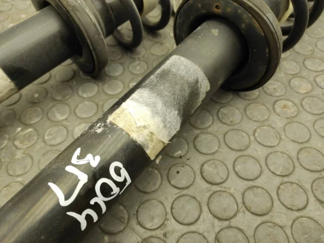 Пружина амортизатора задняя для BMW 5er Ф10 2010-2013 на фотографиях