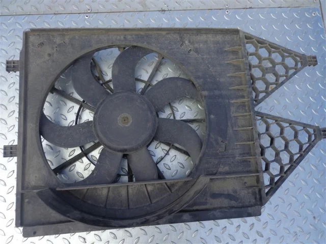 Вентилятор радиатора охлаждения ДВС для Skoda Rapid I NH3 2012-2017 на фотографиях