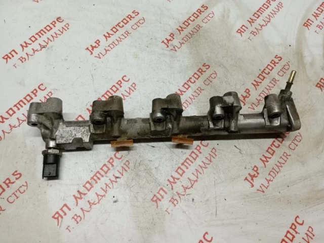 Топливная рампа для Mazda CX 7 ER 2006-2010 на фотографиях