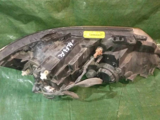 Фара левая для Toyota Alphard H10 2002-2008 на фотографиях