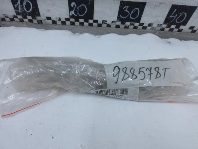 Крепление петли капота для Skoda Rapid I rest NH3 2017-2020 на фотографиях