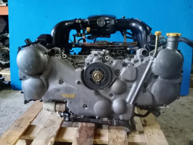 Двигатель без навесного для Subaru Legacy B4 BL 2003-2009 на фотографиях