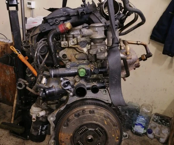 Продажа двигателя AVU