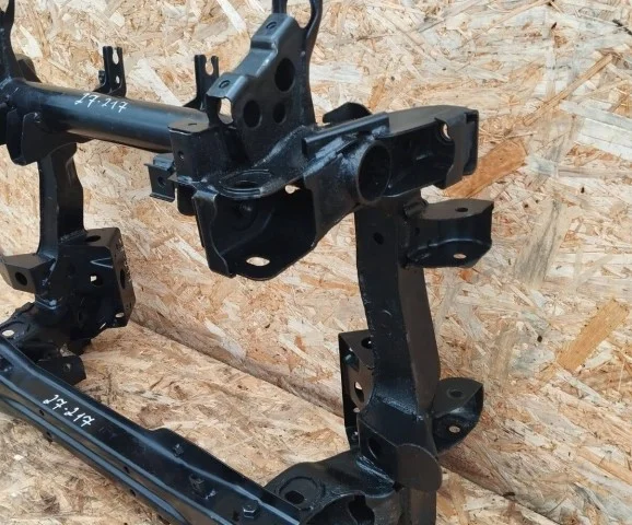 Подрамник двигателя для Mitsubishi Pajero V90 5dr 2006-2011 на фотографиях