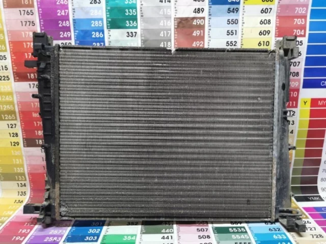 Радиатор охлаждения ДВС для Renault Sandero 5S 2012-2018 на фотографиях