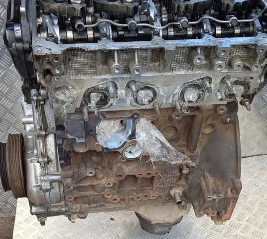 Двигатель для Nissan Navara D40 rest 2010-2015 на фотографиях