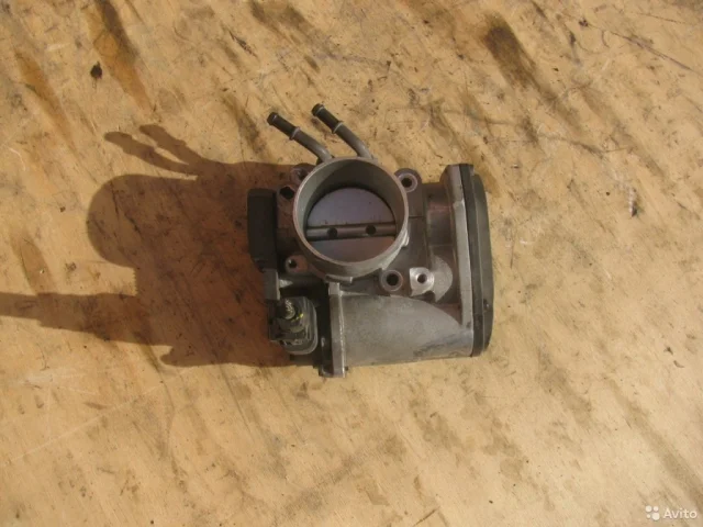 Блок дроссельной заслонки для Kia Carnival 2 VQ 2005-2014 на фотографиях