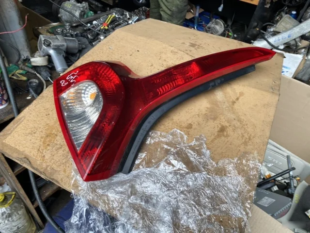 Фонарь левый для Volvo C30 MK 2006-2013 на фотографиях