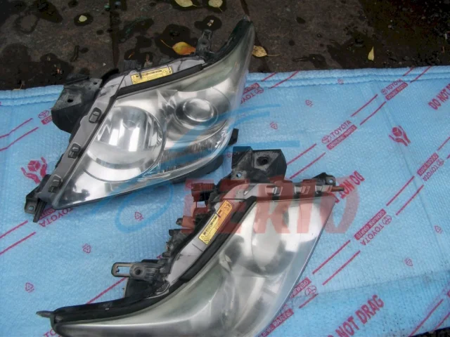 Фара левая для Lexus LX J200 2007-2015 на фотографиях