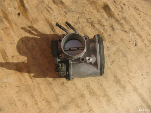 Блок дроссельной заслонки для Kia Carnival 2 VQ 2005-2014 на фотографиях