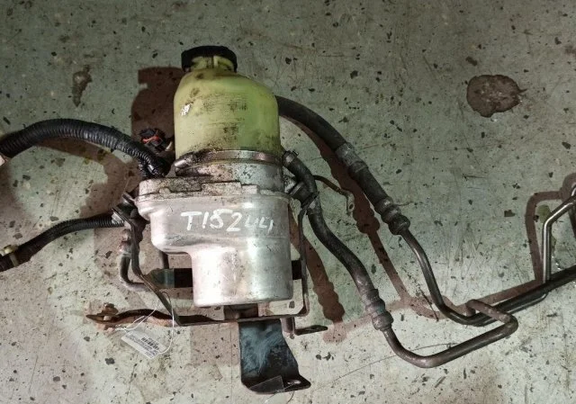 Насос ГУР для Opel Astra H GTC 2004-2014 на фотографиях