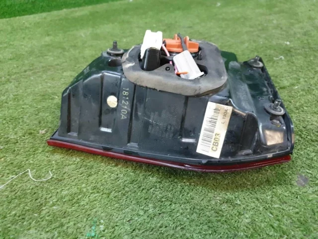 Фонарь внутренний левый для Kia Rio X line 2017+ на фотографиях