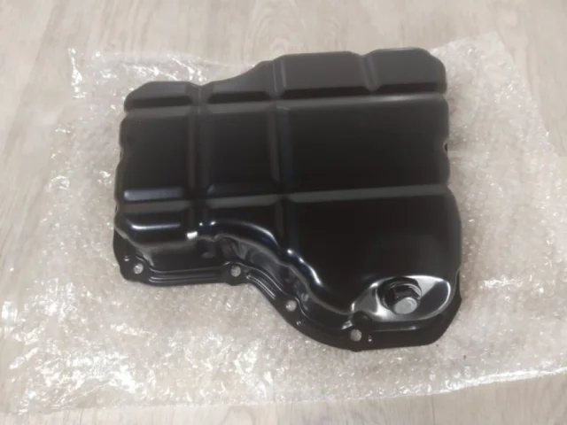 Поддон картера для Mitsubishi Outlander 1 CU0W 2002-2009 на фотографиях