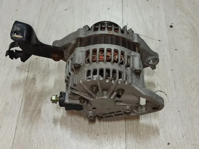 Генератор для Nissan Primera P12 Седан 2002-2008 на фотографиях