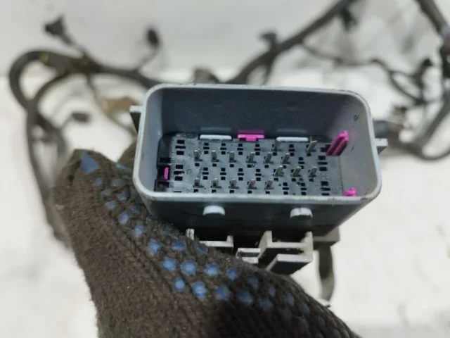 Проводка моторного отсека для Chevrolet Cruze 1 J300 2009-2015 на фотографиях