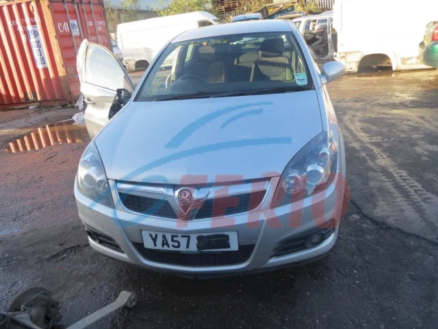 Фара левая для Opel Vectra C 2002-2008 на фотографиях