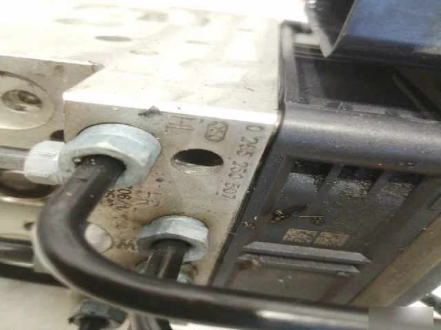 Блок ABS для BMW 5er Ф10 2010-2013 на фотографиях