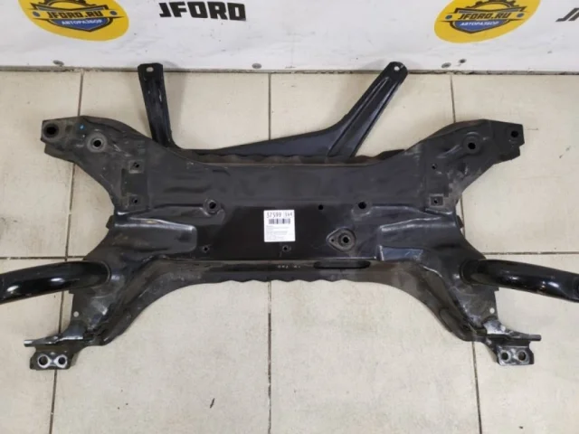 Подрамник двигателя для Mitsubishi Outlander III 3 rest GF0W 2018-2022 на фотографиях