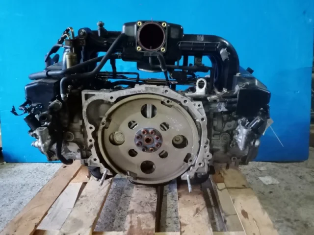 Двигатель без навесного для Subaru Legacy B4 BL 2003-2009 на фотографиях