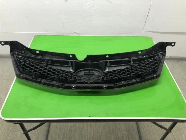 Решетка радиатора для Subaru Legacy BM/B14 2009-2013 на фотографиях