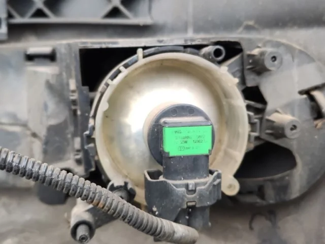 Противотуманка (ПТФ) передняя правая для Volvo C30 MK 2006-2013 на фотографиях